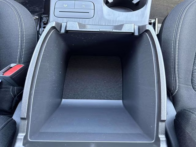 2025 Oxford White Ford Escape Active FWD SUV