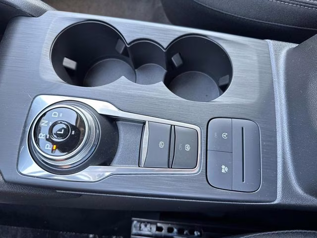 2025 Oxford White Ford Escape Active FWD SUV