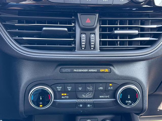 2025 Oxford White Ford Escape Active FWD SUV