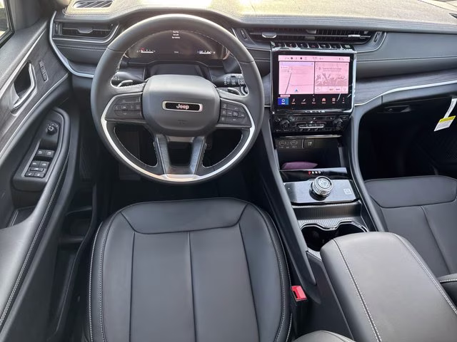 2025 Silver Zynith Jeep Grand Cherokee L Limited RWD SUV