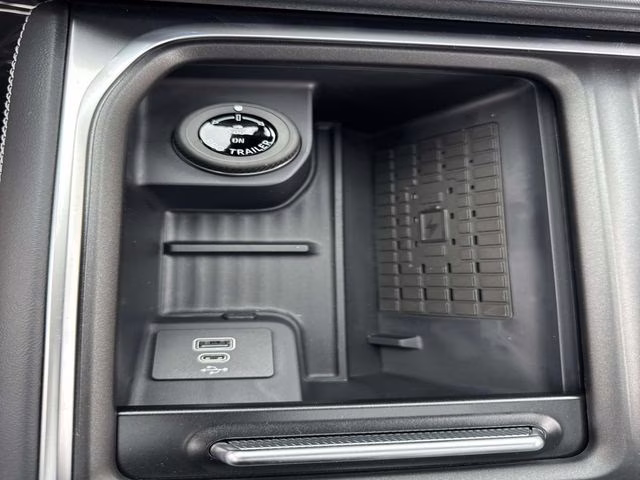 2025 Oxford White Ford Expedition Platinum 4X4 SUV