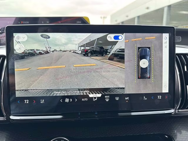 2025 Oxford White Ford Expedition Platinum 4X4 SUV