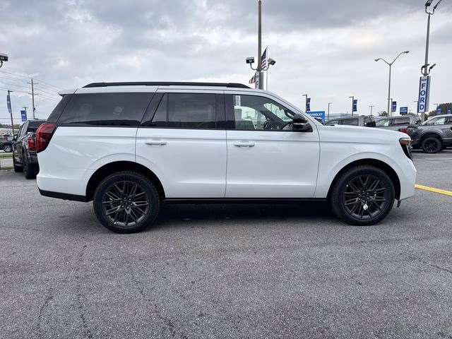 2025 Oxford White Ford Expedition Platinum 4X4 SUV