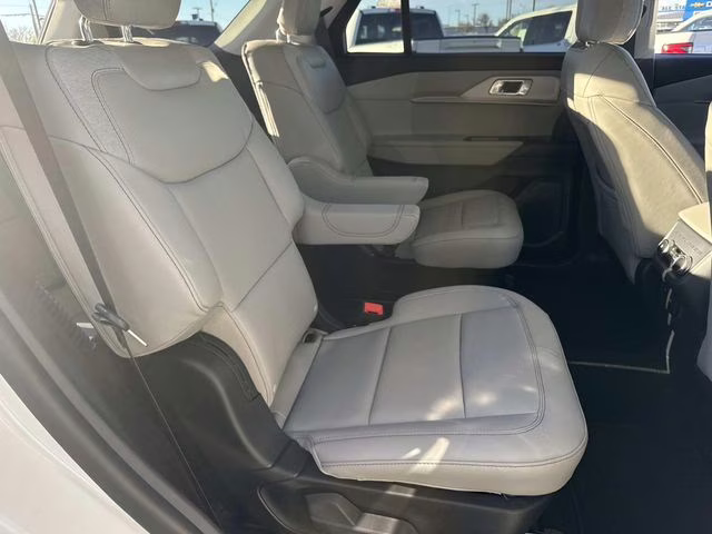 2026 White Metallic Ford Explorer Active RWD SUV