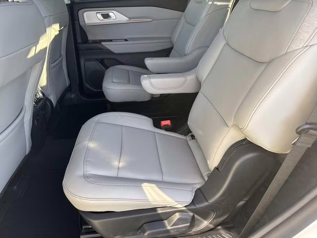 2026 White Metallic Ford Explorer Active RWD SUV