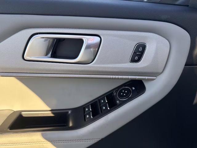 2026 White Metallic Ford Explorer Active RWD SUV