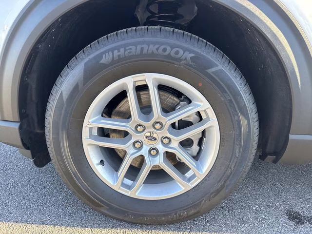 2026 White Metallic Ford Explorer Active RWD SUV