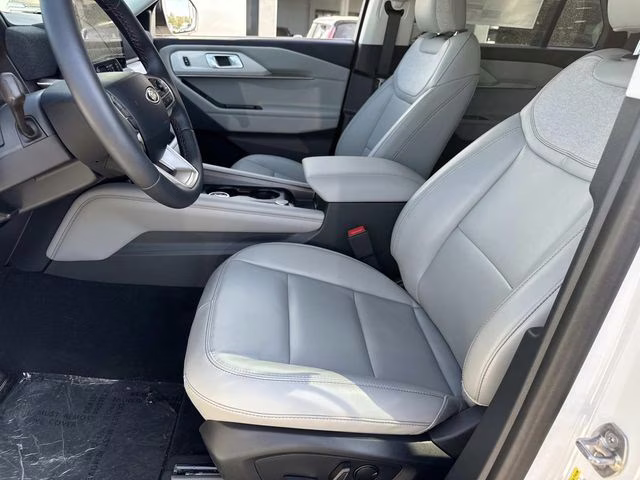 2026 White Metallic Ford Explorer Active RWD SUV