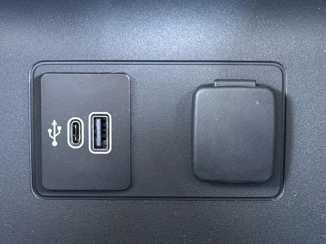 2026 White Metallic Ford Explorer Active RWD SUV