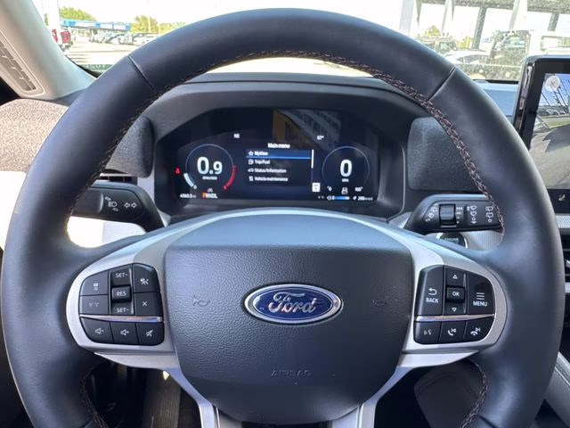 2026 White Metallic Ford Explorer Active RWD SUV