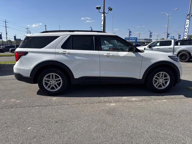 2026 White Metallic Ford Explorer Active RWD SUV