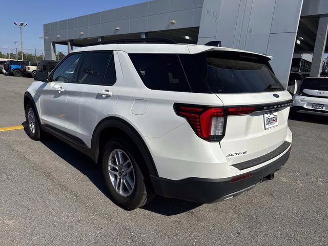 2026 White Metallic Ford Explorer Active RWD SUV