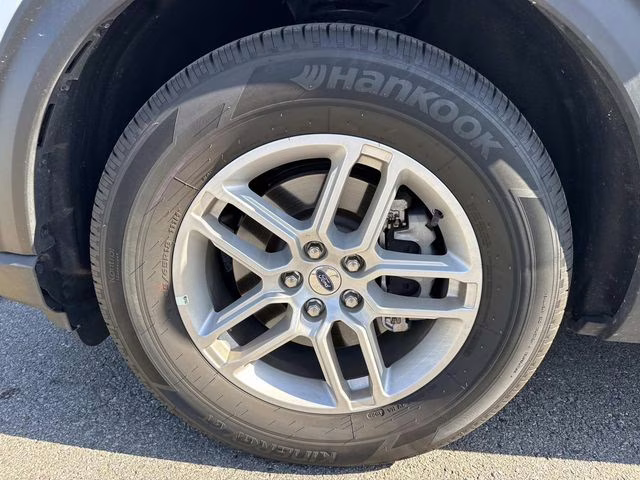 2026 White Metallic Ford Explorer Active RWD SUV