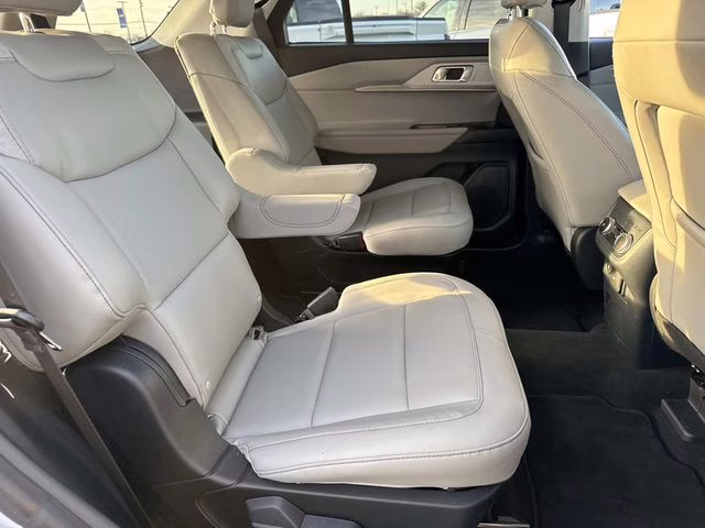 2026 White Metallic Ford Explorer Active RWD SUV