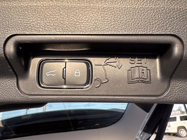 2026 White Metallic Ford Explorer Active RWD SUV