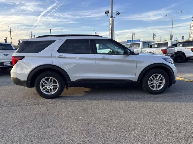 2026 White Metallic Ford Explorer Active RWD SUV