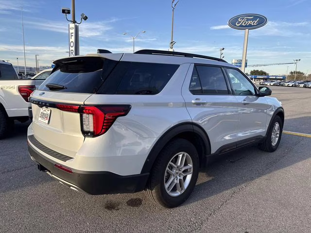 2026 White Metallic Ford Explorer Active RWD SUV