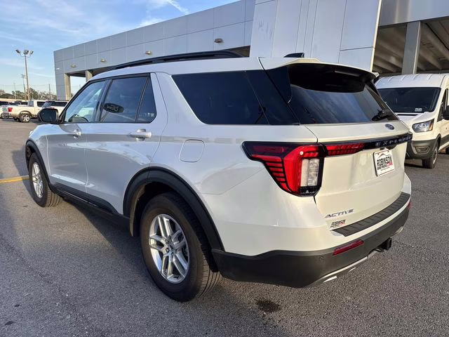 2026 White Metallic Ford Explorer Active RWD SUV