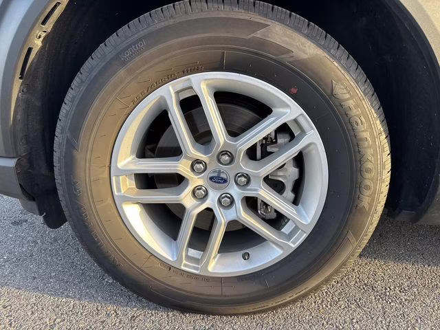 2026 White Metallic Ford Explorer Active RWD SUV