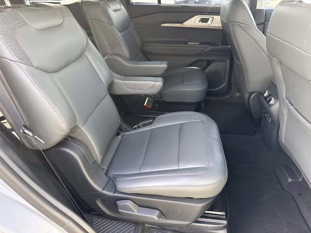 2026 White Metallic Ford Explorer Active RWD SUV