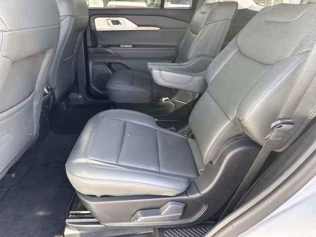 2026 White Metallic Ford Explorer Active RWD SUV