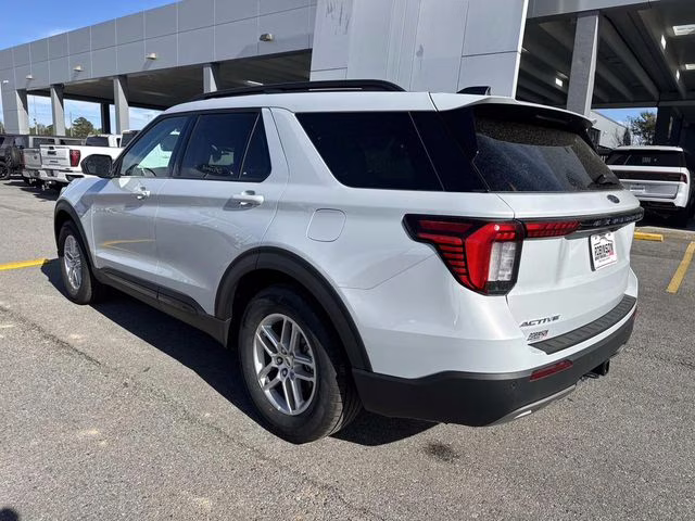 2026 White Metallic Ford Explorer Active RWD SUV