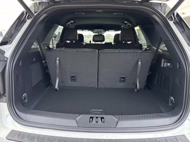 2026 White Metallic Ford Explorer ST-Line RWD SUV