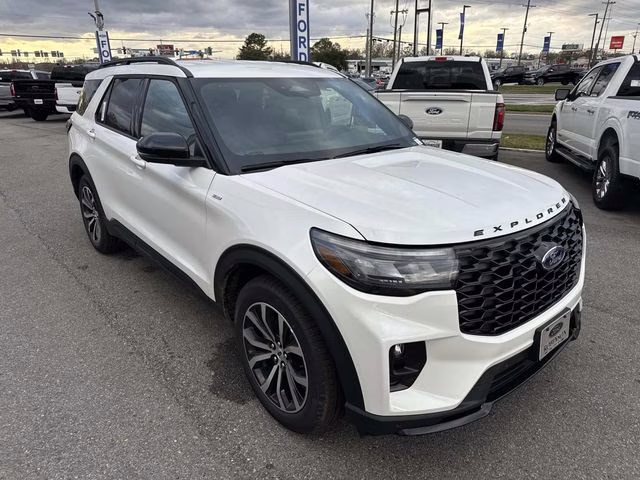 2026 White Metallic Ford Explorer ST-Line RWD SUV