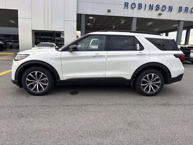 2026 White Metallic Ford Explorer ST-Line RWD SUV