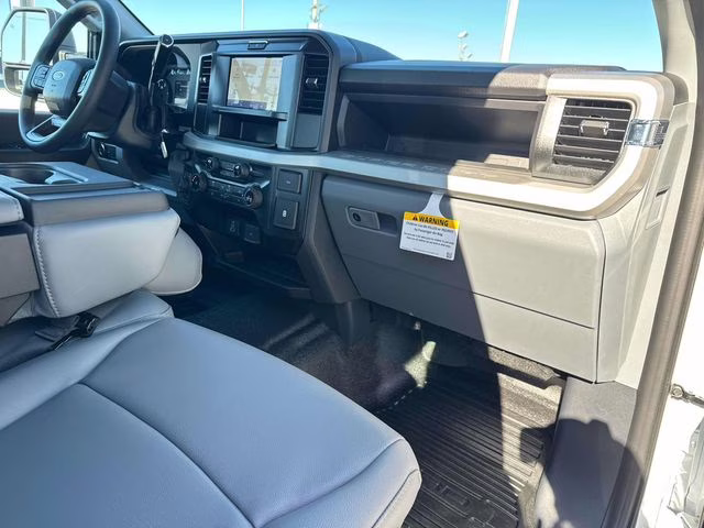 2026 Oxford White Ford Super Duty F-250 SRW XL 4X4 Truck