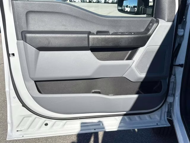 2026 Oxford White Ford Super Duty F-250 SRW XL 4X4 Truck