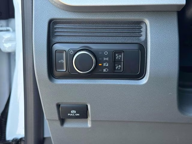 2026 Oxford White Ford Super Duty F-250 SRW XL 4X4 Truck