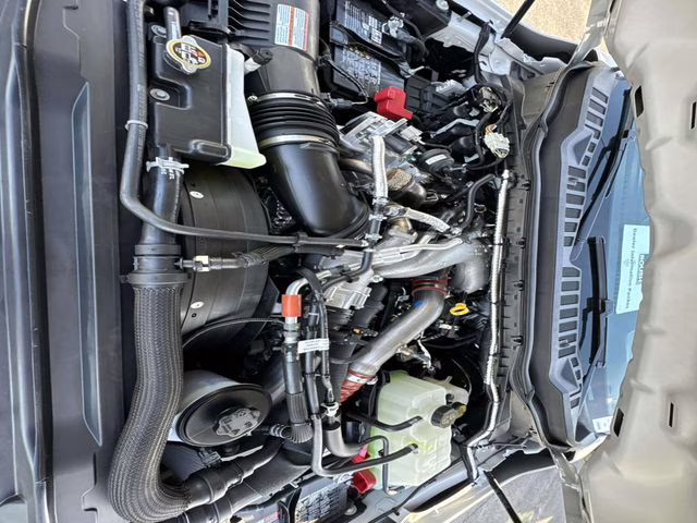 2026 White Metallic Ford Super Duty F-250 SRW Lariat 4X4 Truck