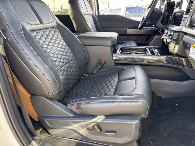 2026 White Metallic Ford Super Duty F-250 SRW Lariat 4X4 Truck