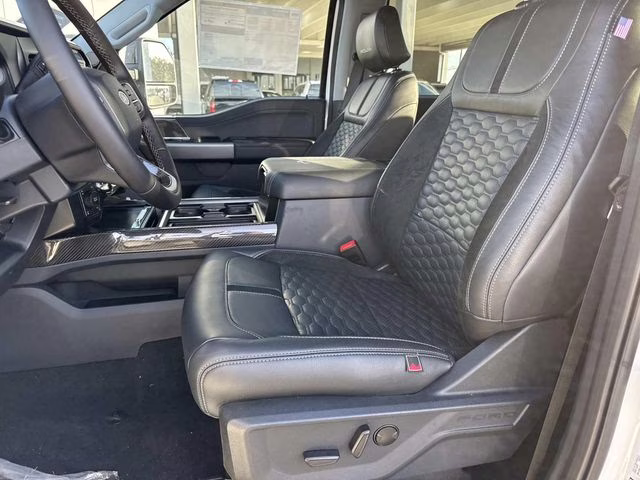 2026 White Metallic Ford Super Duty F-250 SRW Lariat 4X4 Truck