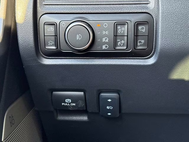 2026 White Metallic Ford Super Duty F-250 SRW Lariat 4X4 Truck