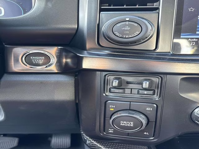 2026 White Metallic Ford Super Duty F-250 SRW Lariat 4X4 Truck