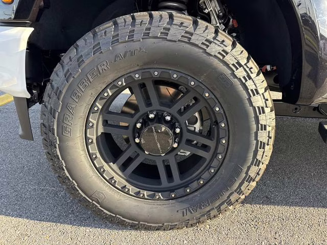 2026 White Metallic Ford Super Duty F-250 SRW Lariat 4X4 Truck