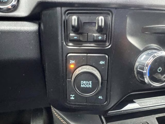 2024 Black Metallic Ford Super Duty F-250 SRW Platinum 4X4 Truck