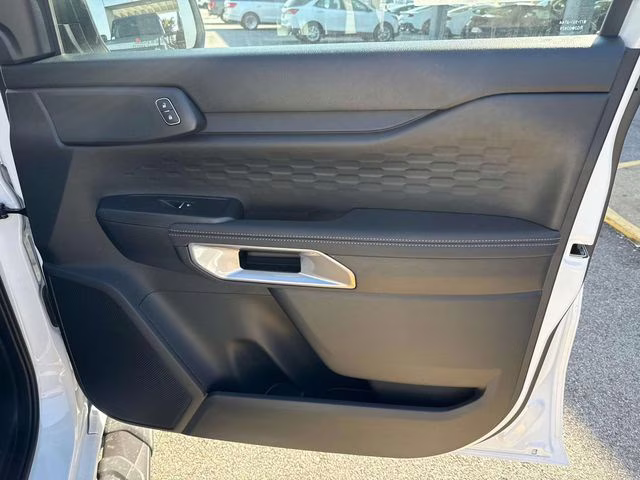 2025 Oxford White Ford Ranger XLT RWD Truck