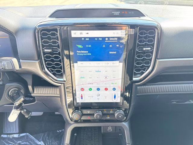 2025 Oxford White Ford Ranger XLT RWD Truck