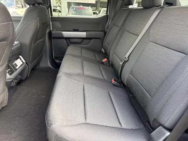 2025 Oxford White Ford F-150 XLT 4X4 Truck