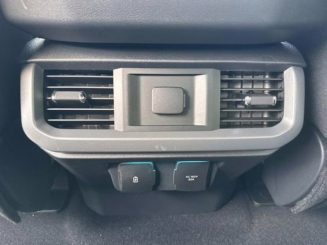 2025 Oxford White Ford F-150 XLT 4X4 Truck