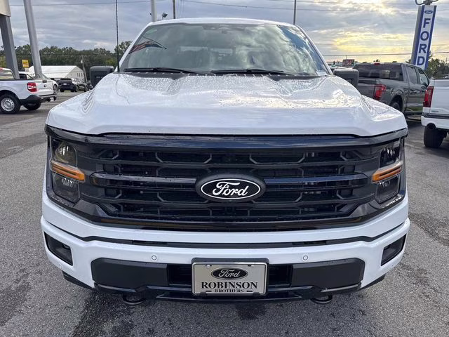 2025 Oxford White Ford F-150 XLT 4X4 Truck