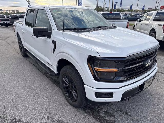 2025 Oxford White Ford F-150 XLT 4X4 Truck