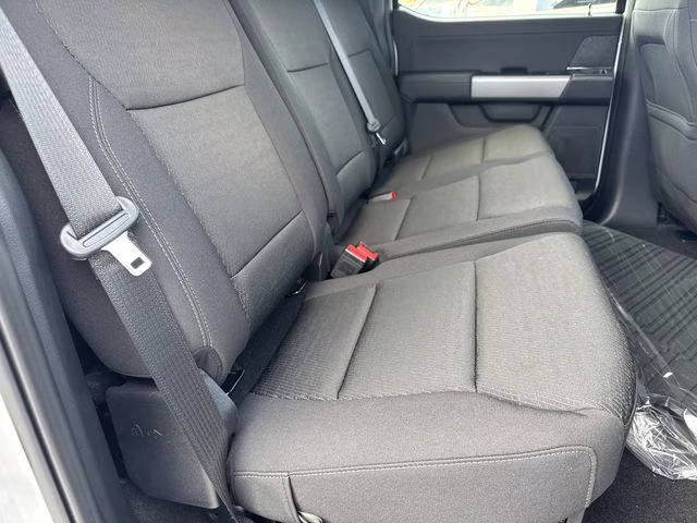 2025 Oxford White Ford F-150 XLT 4X4 Truck