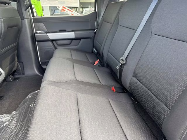 2025 Oxford White Ford F-150 XLT 4X4 Truck