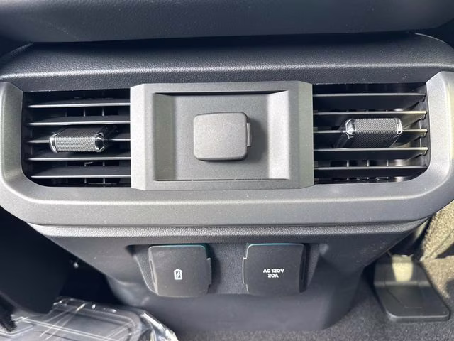 2025 Oxford White Ford F-150 XLT 4X4 Truck