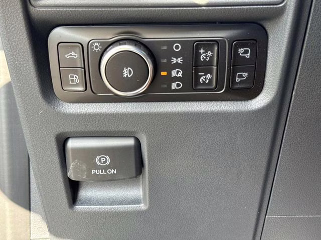 2025 Oxford White Ford F-150 XLT 4X4 Truck