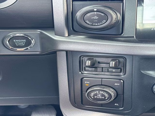 2025 Oxford White Ford F-150 XLT 4X4 Truck